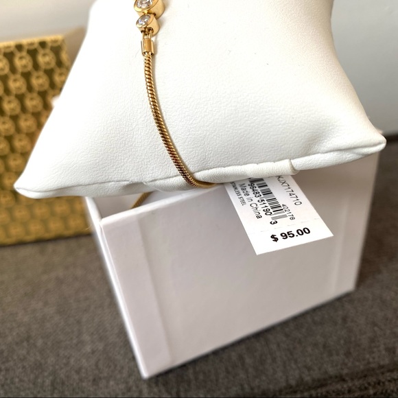 Authentic MK gold tone heart adjustable bracelet - Picture 4 of 5